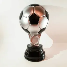 Престижная статуэтка футбол AN18-215 в интернет-магазине kubki-olimp.ru и cup-olimp.ru Фото 0